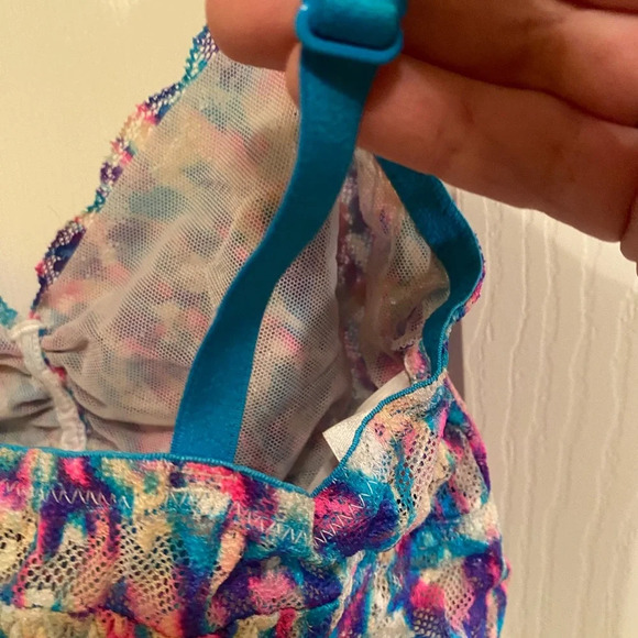 Victoria’s Secret Pink bralette - Picture 6 of 6